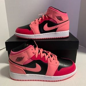 Air Jordan 1 Mid Gs Size 6.5Y / 8W